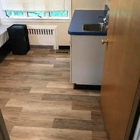 1950S Charm In The Heart Of Waterbury Apartment Room photo