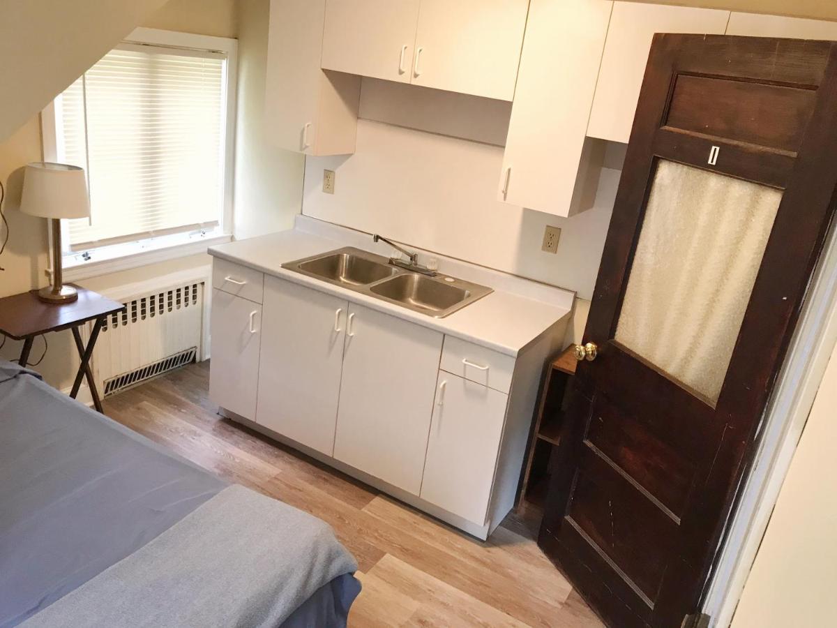 Homestay 1950s Charm In The Heart Of Waterbury